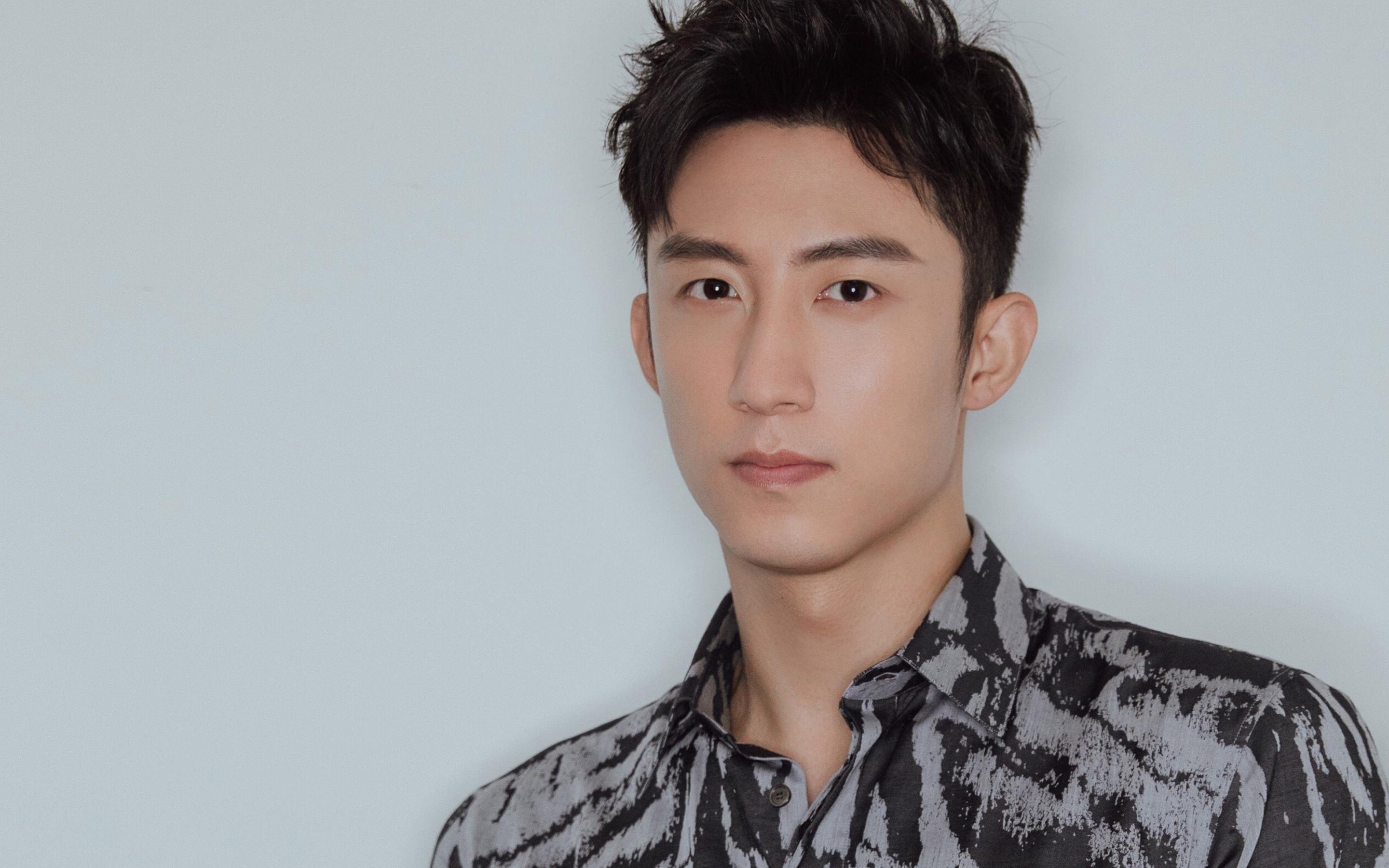 曼联队内气氛轻松主帅满意进展，曼联主帅人选